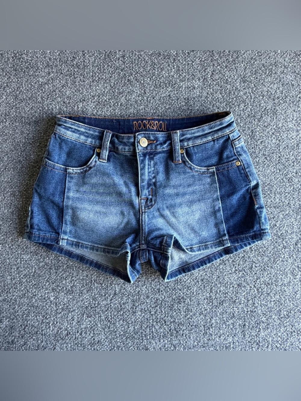 Rock and Roll Women’s Denim Shorts Size 28 Blue‎ Two Toned